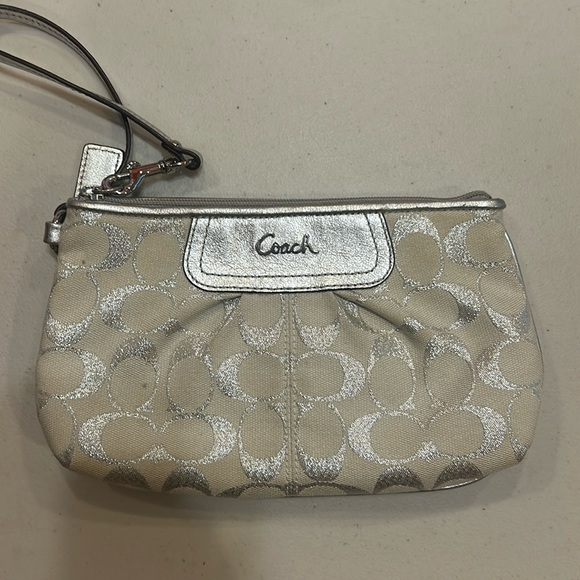 Coach purse - Picture 1 of 2